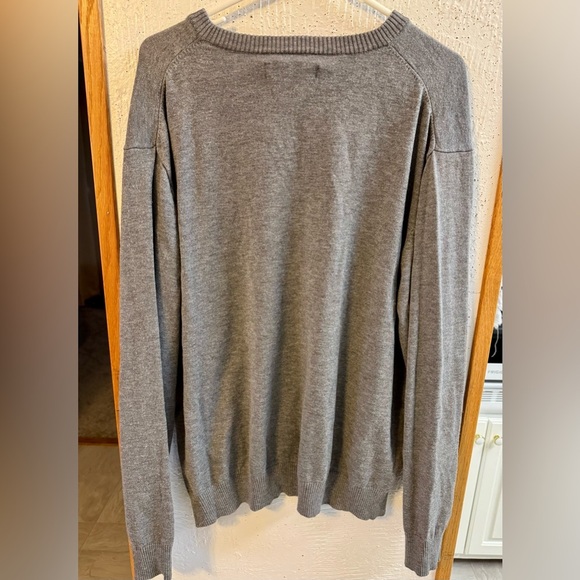 U.S. Polo Assn. Gray V-Neck Sweater Classic Knit - Picture 4 of 4